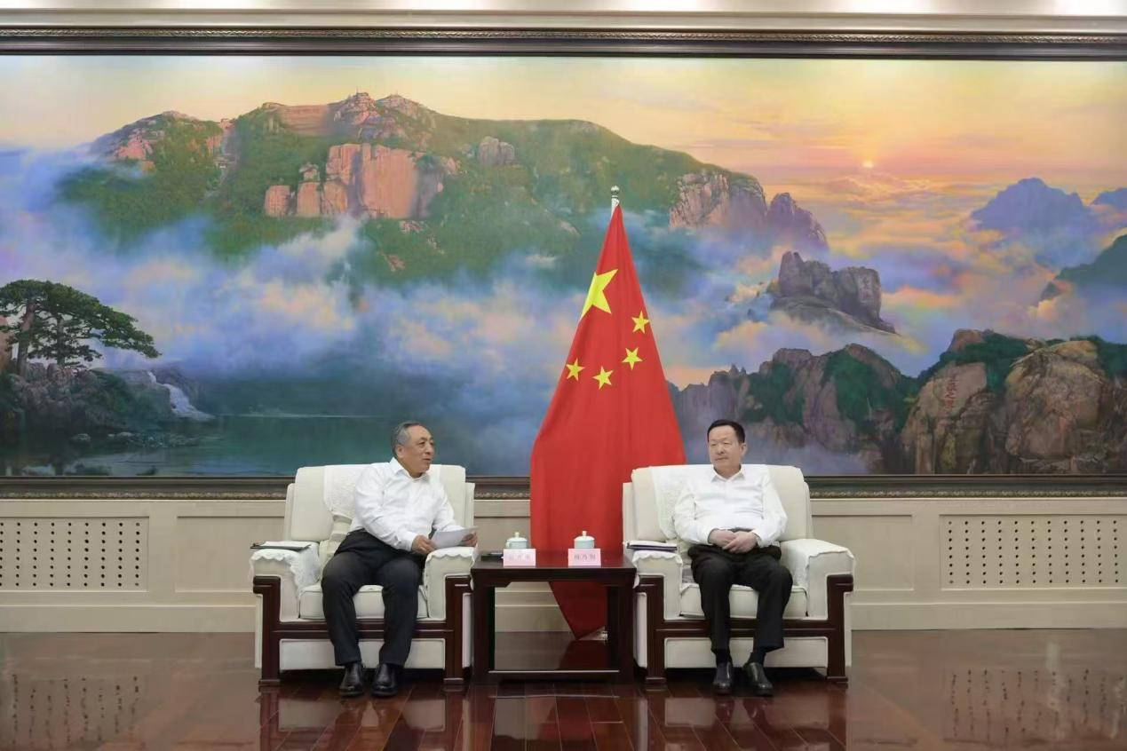 贾春曲拜会山东省委副书记、省长周乃翔